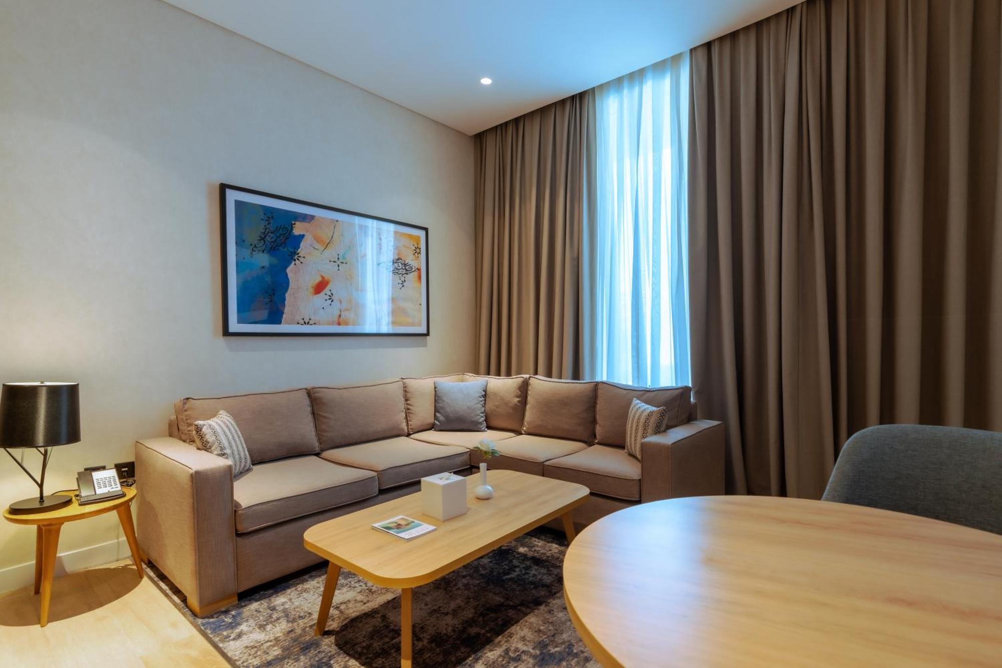West Walk Retaj Hotel Al Rayyan Buitenkant foto