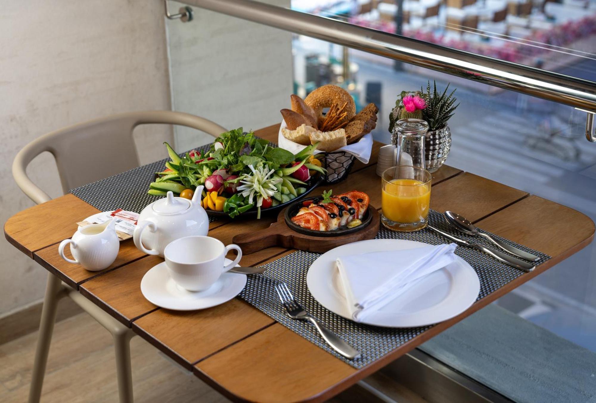 West Walk Retaj Hotel Al Rayyan Buitenkant foto
